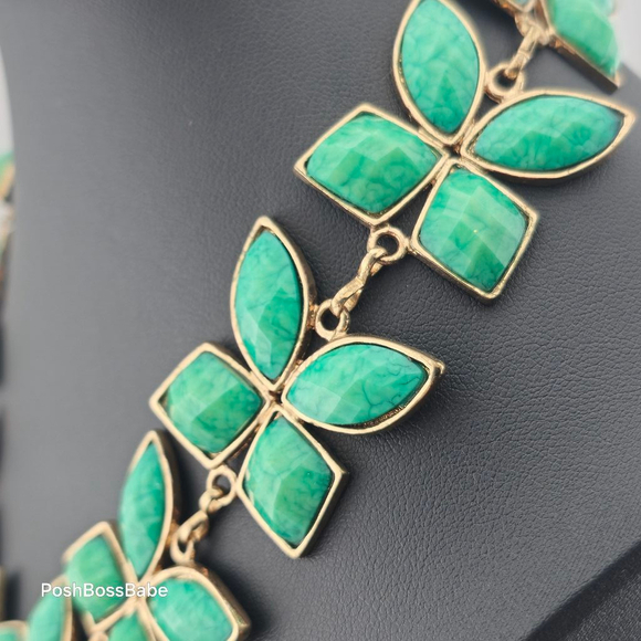 Amrita Singh Green Leaf Statement Necklace Bold With Gold Tone Accents - Picture 9 of 10